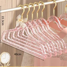 ایکریلک کوٹ ہینگرز